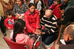 Pavel se modlí za nemocné