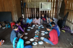 Jídlo s místními křesťany